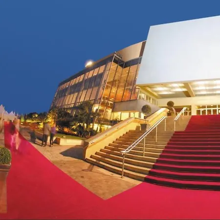 Rue Lacour By Scls Locations * Cannes